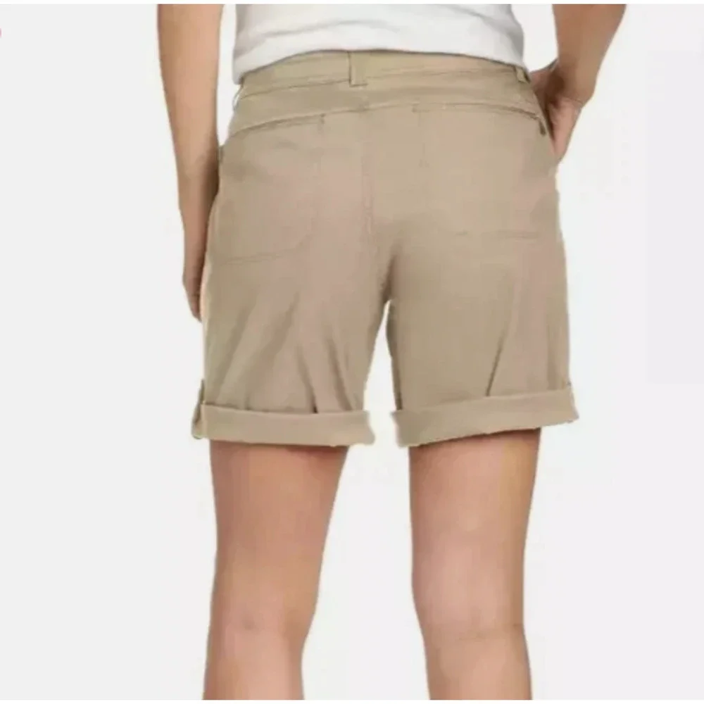 NWT Women’s Eddie Bauer Khaki Shorts Rolled Hem Bermuda Size 12 UPF 50 Pockets